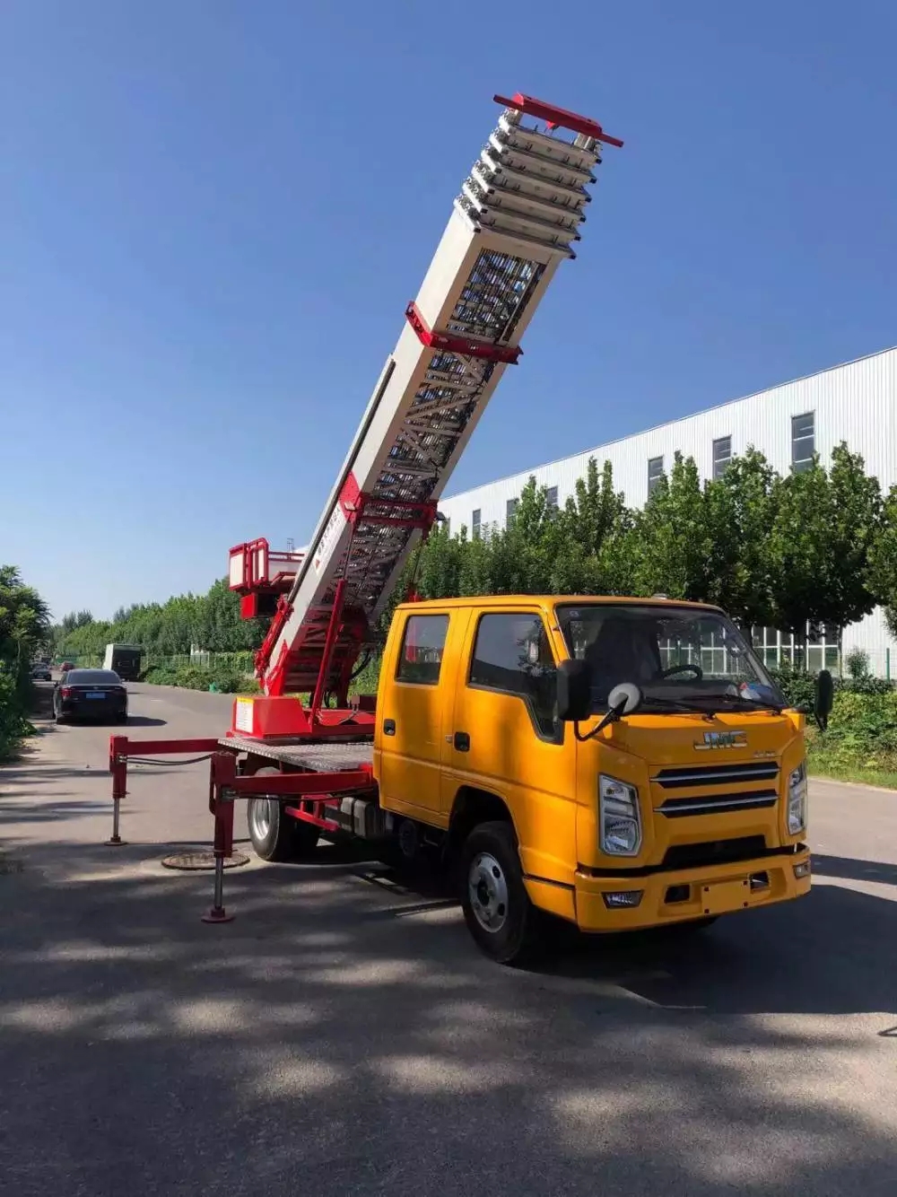 石城县附近的云梯车出租服务：轻松解决高空作业需求